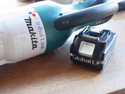 工具やバッテリーに“会社ロゴ”を転写！